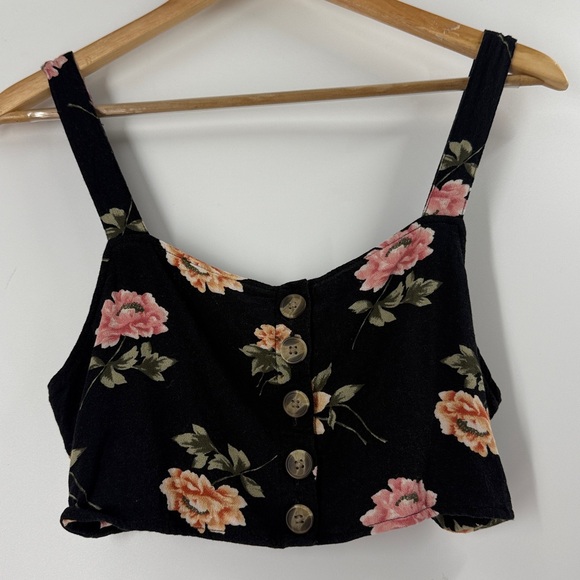 American Eagle Eagle black and rose floral crop top - Picture 16 of 16